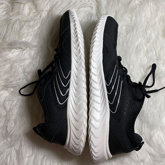 Women's black sneakers size 11.5 casual/running shoes. With memory foam - Picture 3 of 9